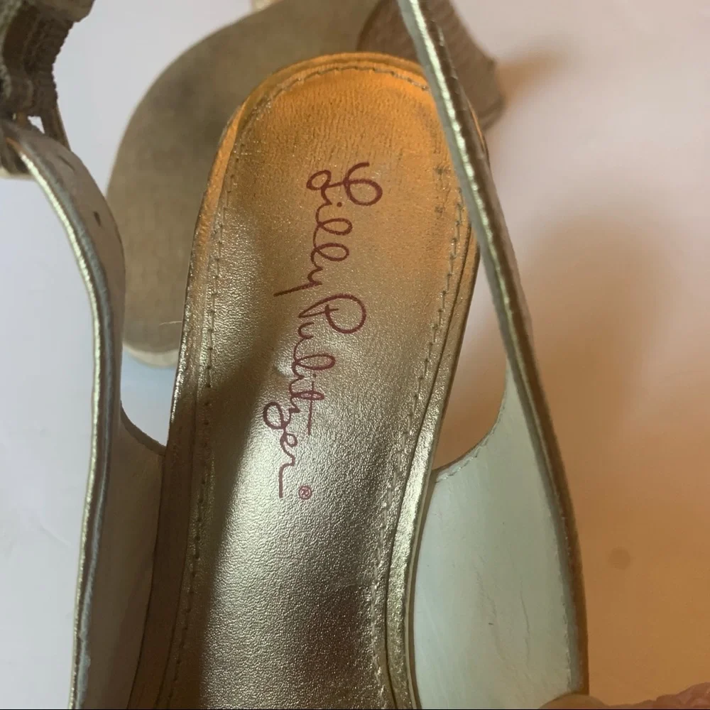 Lilly Pulitzer Gigi Wedge size 7M Gold Metallic